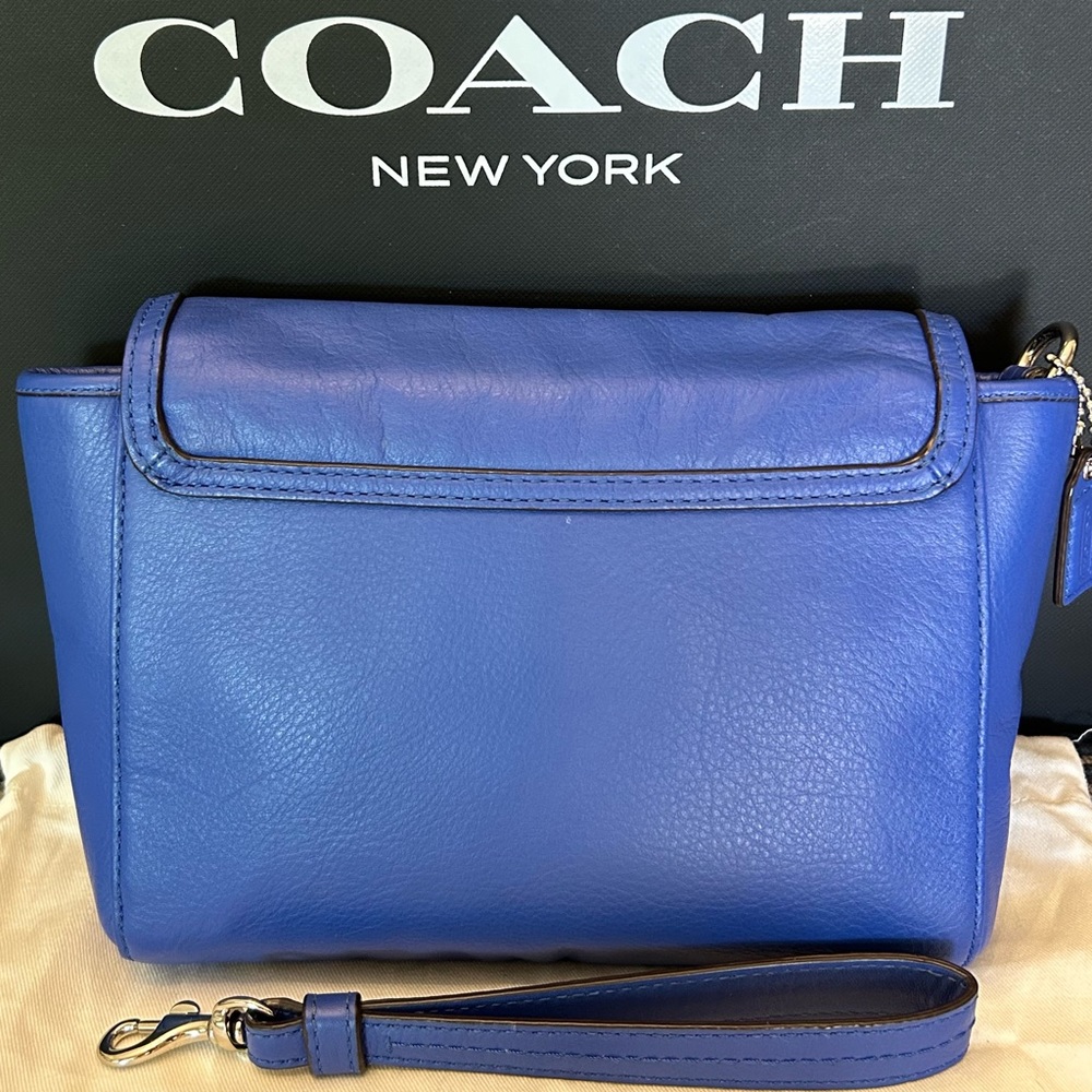 COACH Taylor Distressed Leather Wristlet/Clutch - Picture 5 of 7